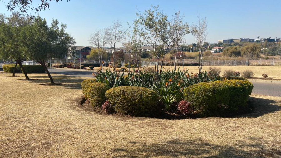 1 Bedroom Property for Sale in Erand Gardens Gauteng