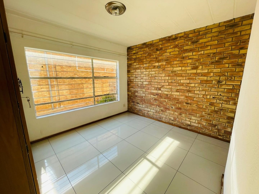 2 Bedroom Property for Sale in Boltonia Gauteng