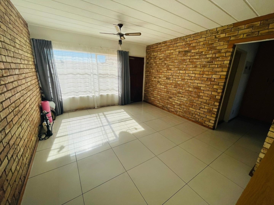 2 Bedroom Property for Sale in Boltonia Gauteng