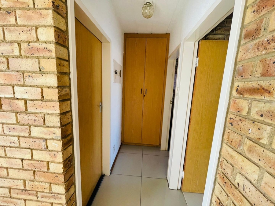 2 Bedroom Property for Sale in Boltonia Gauteng