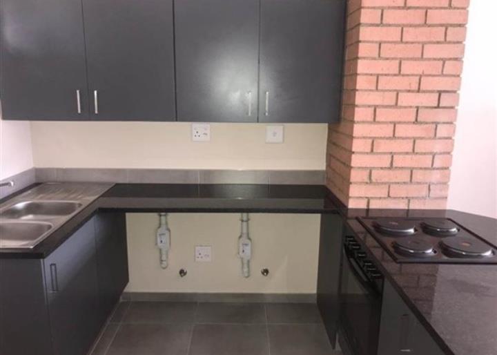 To Let 2 Bedroom Property for Rent in Vorna Valley Gauteng