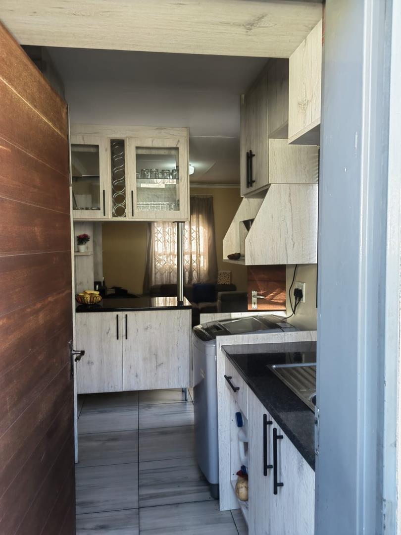 3 Bedroom Property for Sale in Clayville Gauteng