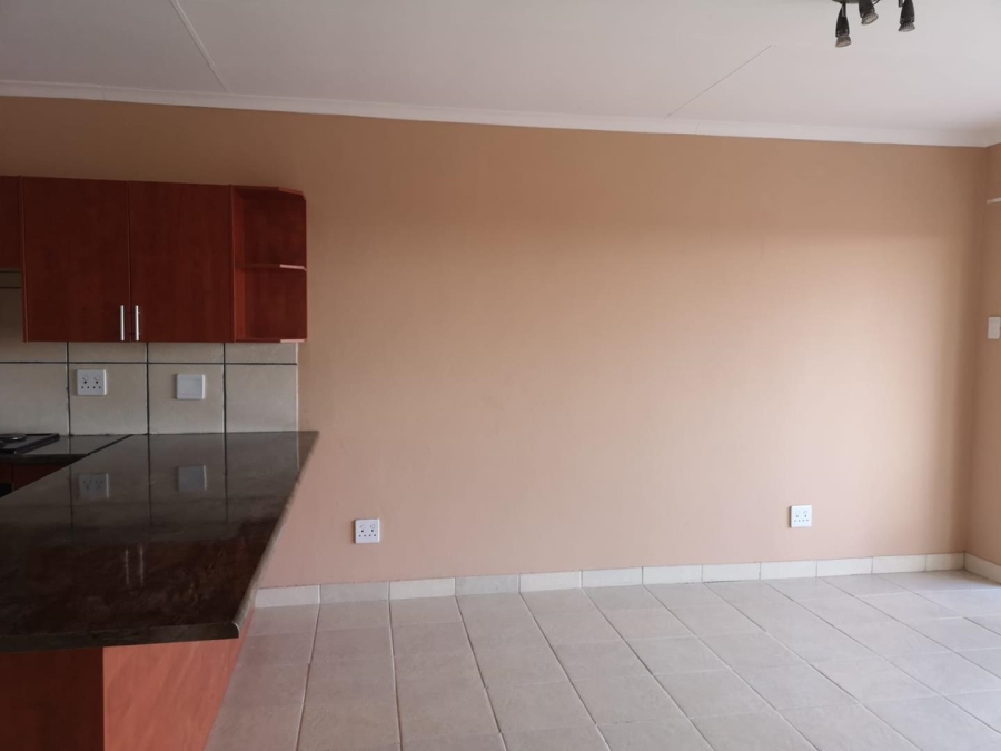 2 Bedroom Property for Sale in Towerby Gauteng