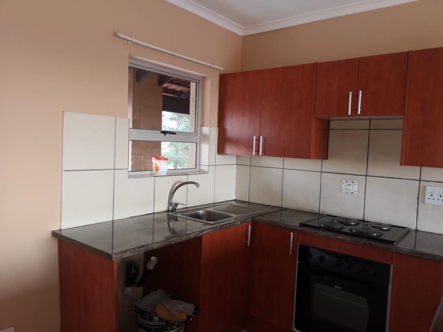 2 Bedroom Property for Sale in Towerby Gauteng