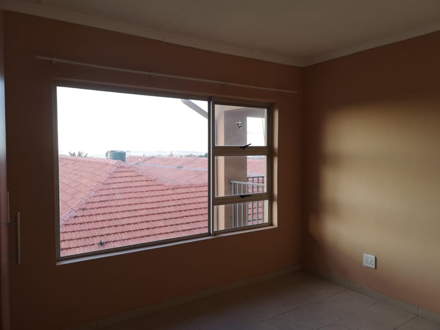 2 Bedroom Property for Sale in Towerby Gauteng