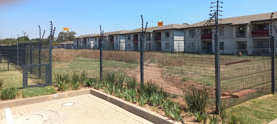 1 Bedroom Property for Sale in Norton Park Gauteng