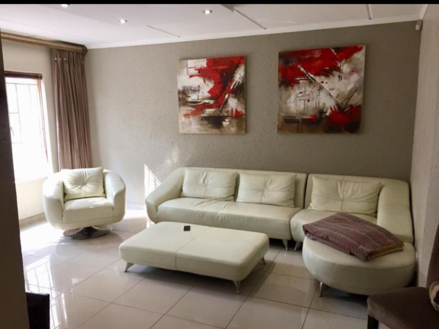 To Let 1 Bedroom Property for Rent in Benmore Gauteng