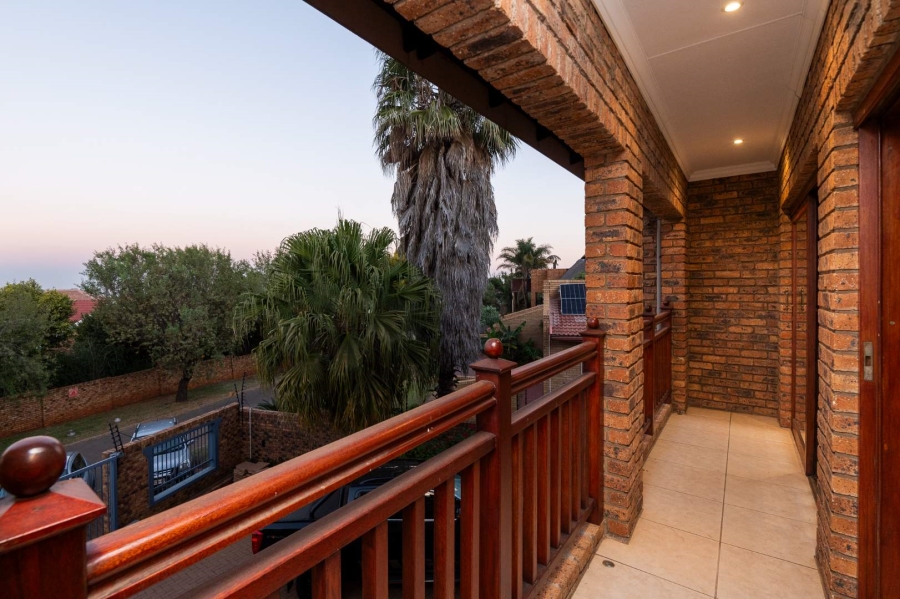 6 Bedroom Property for Sale in Meyersdal Gauteng