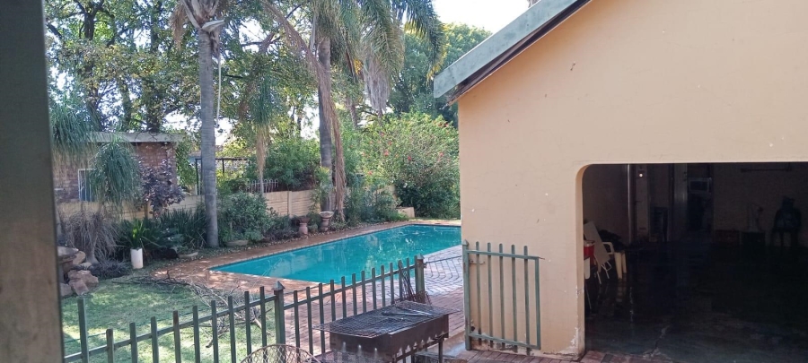 5 Bedroom Property for Sale in Silverton Gauteng