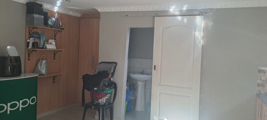 To Let 1 Bedroom Property for Rent in Vosloorus Gauteng