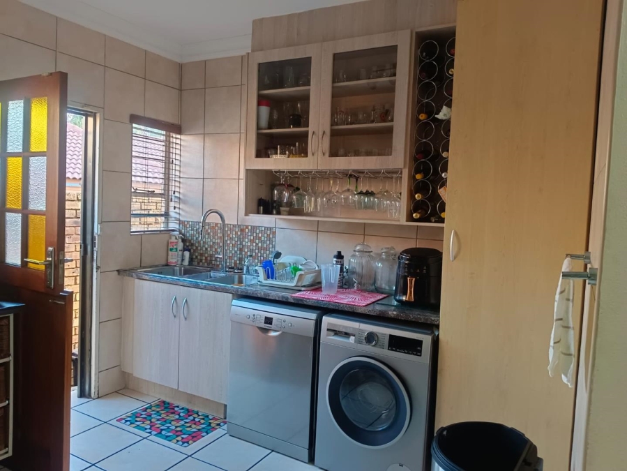 To Let 3 Bedroom Property for Rent in Elandshaven Gauteng