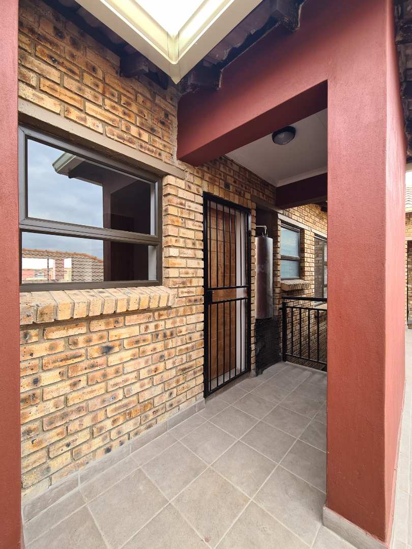 To Let 2 Bedroom Property for Rent in Wierdapark Gauteng