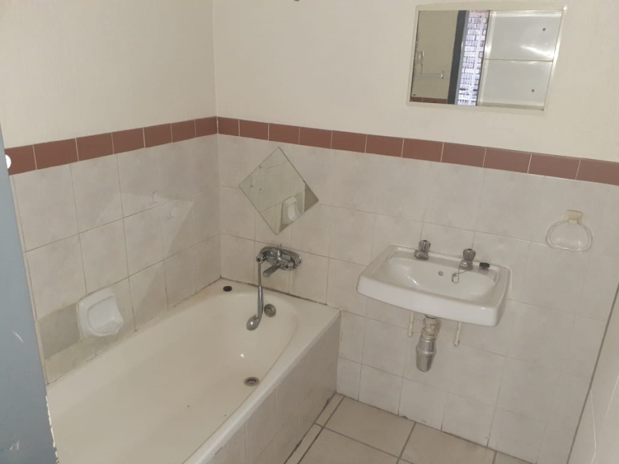 To Let 1 Bedroom Property for Rent in Gezina Gauteng