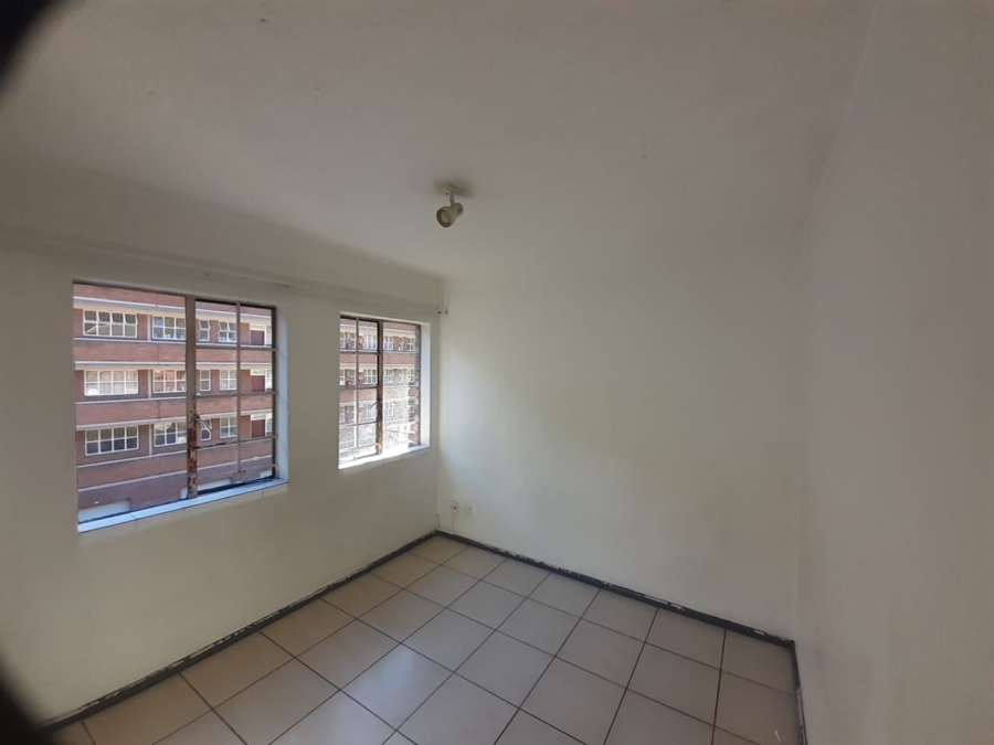 To Let 1 Bedroom Property for Rent in Gezina Gauteng