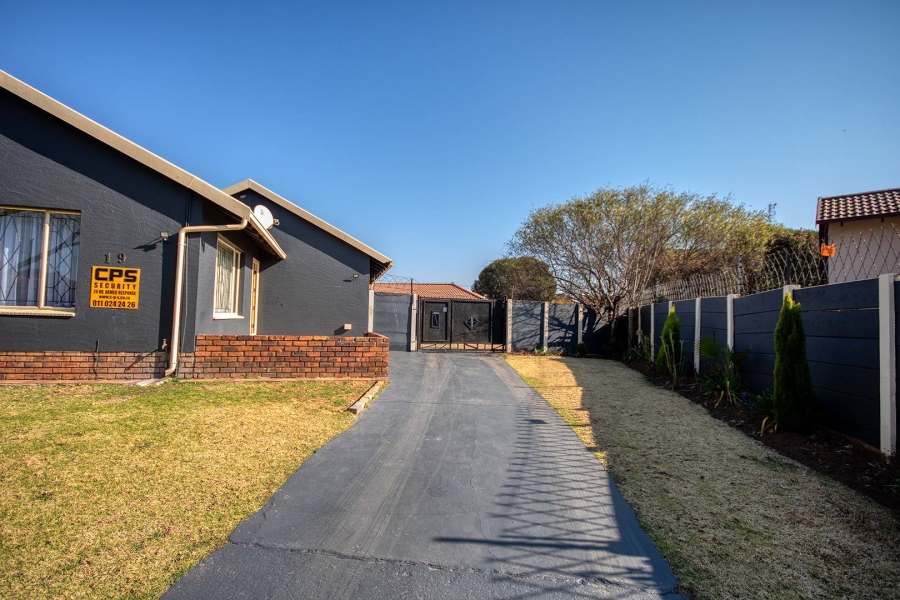 3 Bedroom Property for Sale in Mayberry Park Gauteng