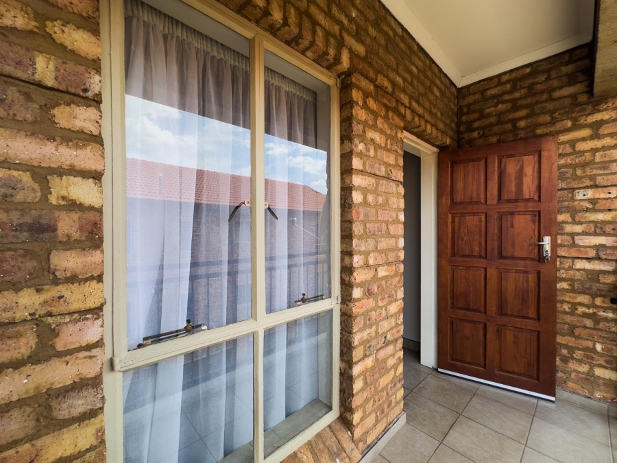 1 Bedroom Property for Sale in Wapadrand Gauteng