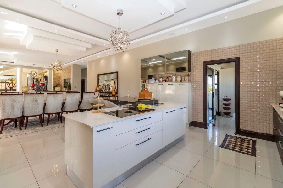 8 Bedroom Property for Sale in Blue Hills Gauteng