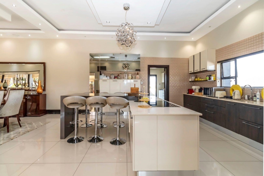 8 Bedroom Property for Sale in Blue Hills Gauteng