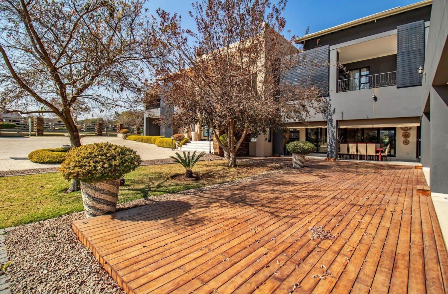 8 Bedroom Property for Sale in Blue Hills Gauteng