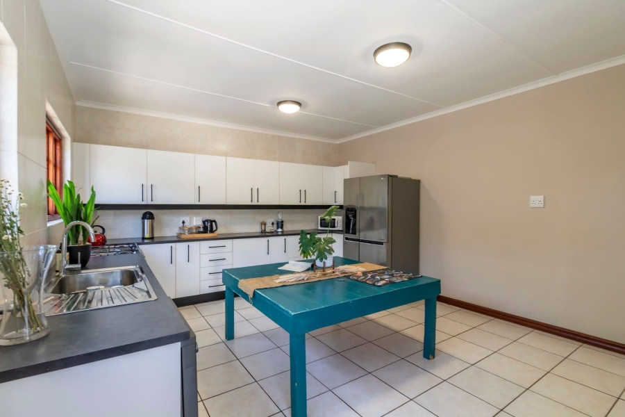 13 Bedroom Property for Sale in Kyalami Ah Gauteng