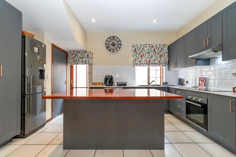 3 Bedroom Property for Sale in Barbeque Downs Gauteng