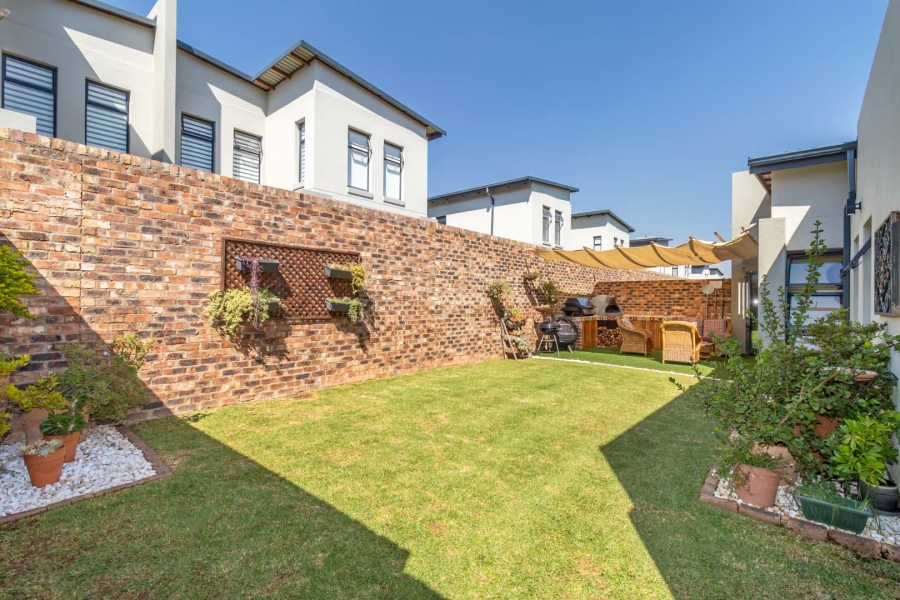 3 Bedroom Property for Sale in Crowthorne AH Gauteng