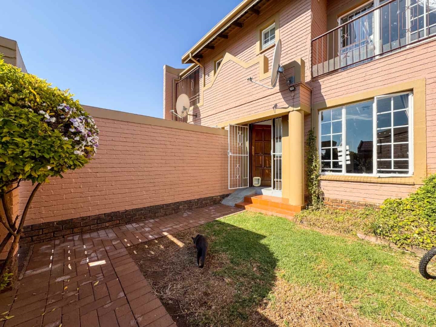 2 Bedroom Property for Sale in New Redruth Gauteng