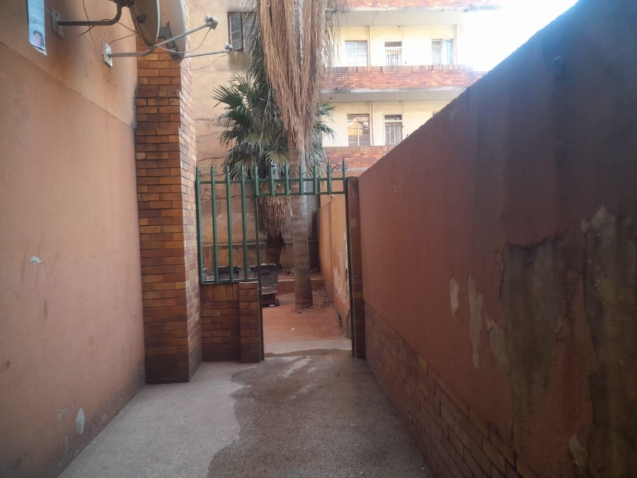 2 Bedroom Property for Sale in Yeoville Gauteng