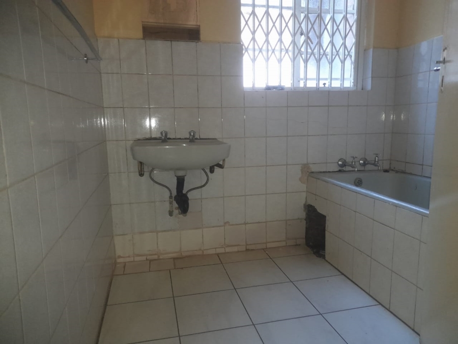 2 Bedroom Property for Sale in Yeoville Gauteng