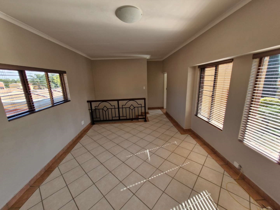 3 Bedroom Property for Sale in Boardwalk Gauteng