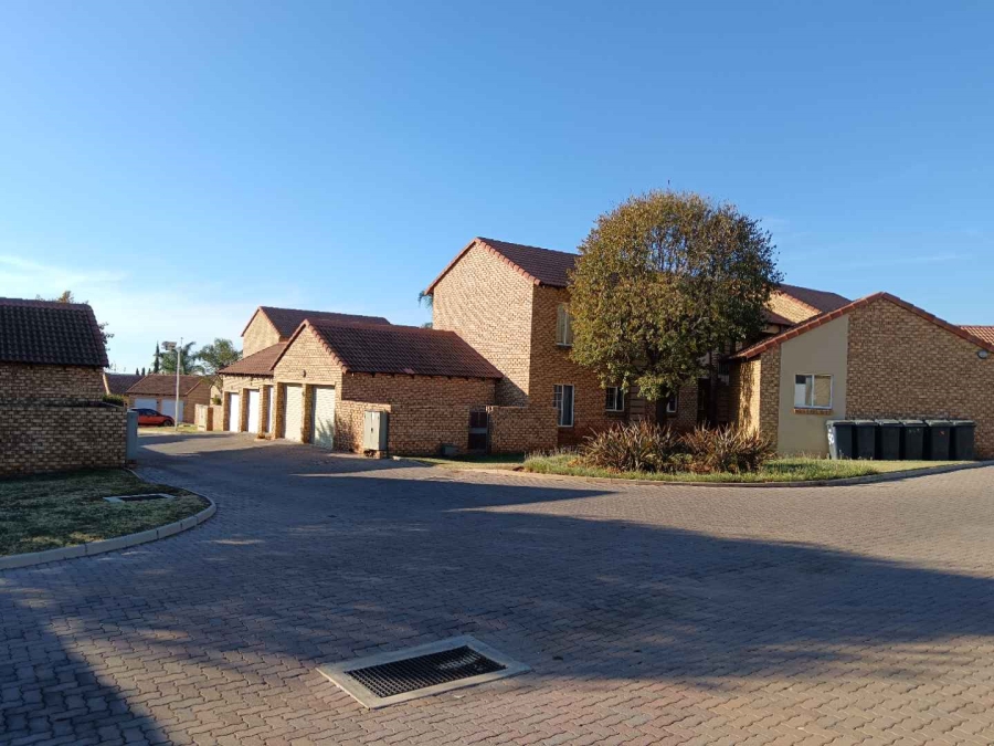 2 Bedroom Property for Sale in Moreleta Park Gauteng