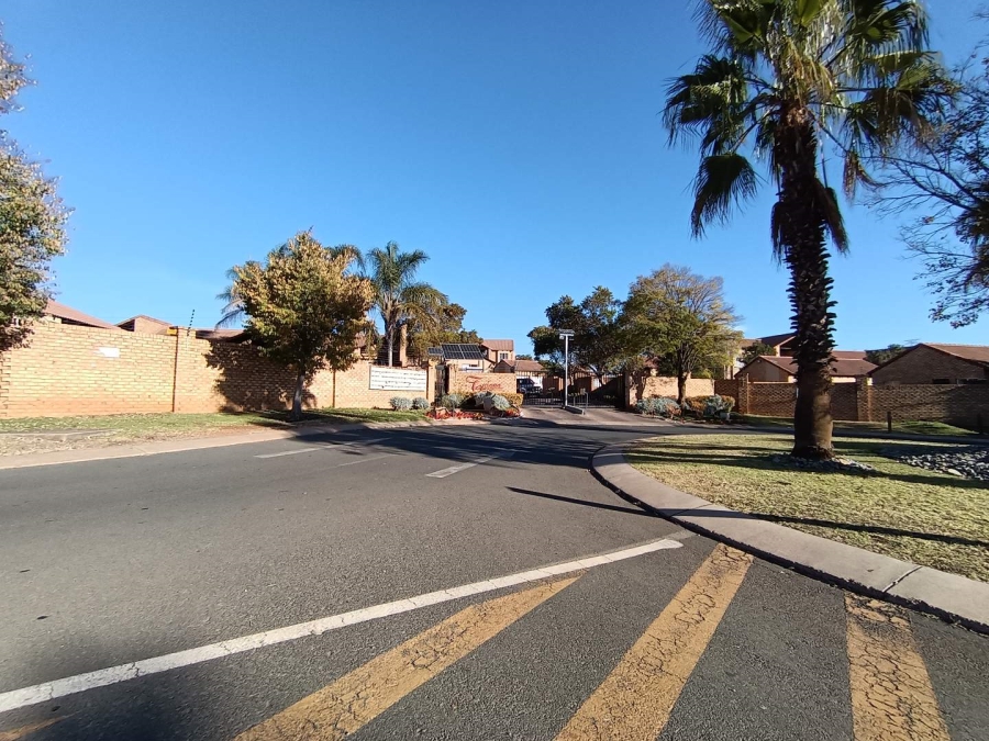 2 Bedroom Property for Sale in Moreleta Park Gauteng