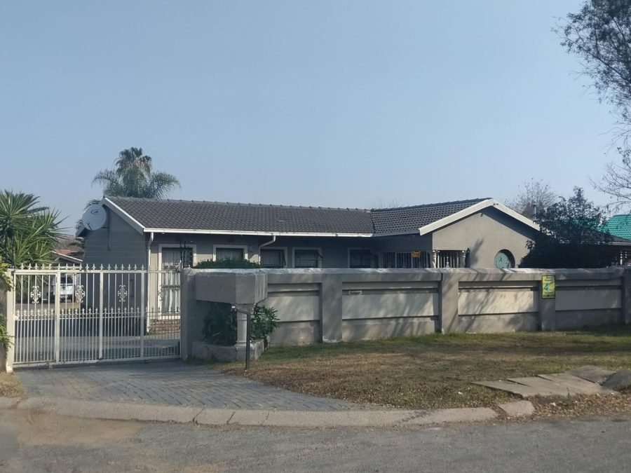 3 Bedroom Property for Sale in Brackenhurst Gauteng