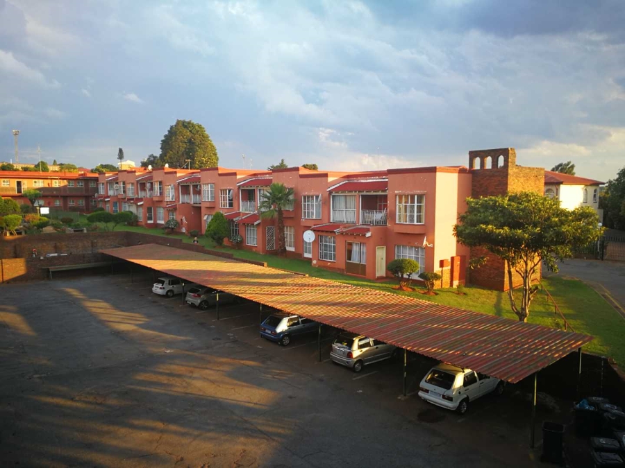 To Let 1 Bedroom Property for Rent in Horison View Gauteng