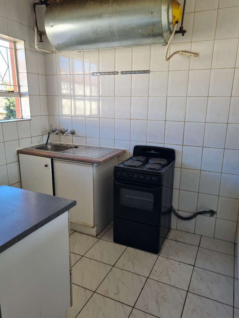 To Let 1 Bedroom Property for Rent in Horison View Gauteng