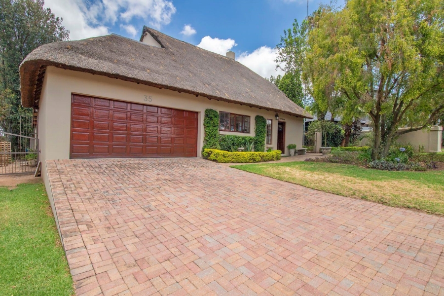 5 Bedroom Property for Sale in Kyalami Estates Gauteng