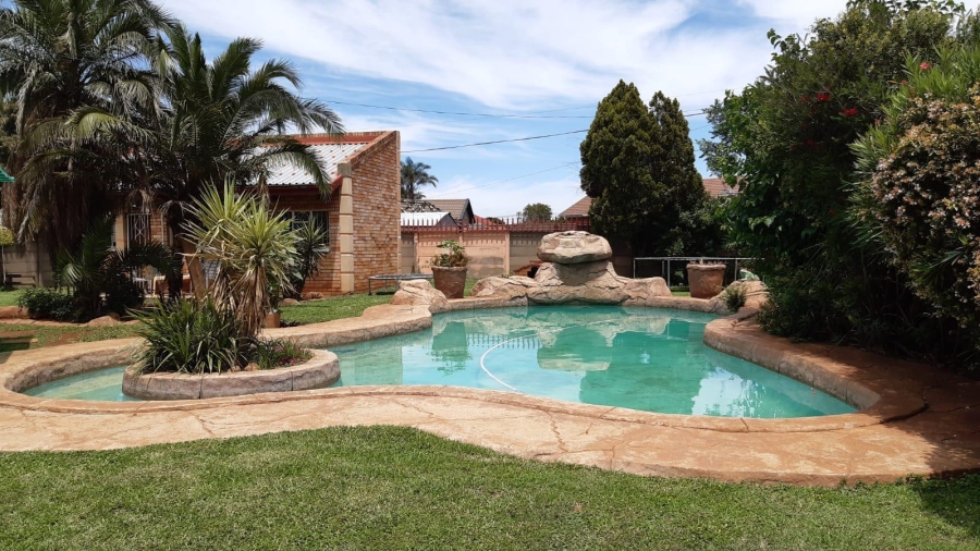 3 Bedroom Property for Sale in Mayberry Park Gauteng