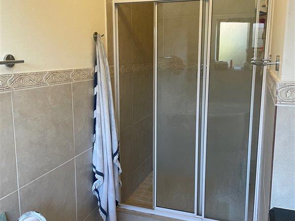 To Let 3 Bedroom Property for Rent in Greenstone Hill Gauteng