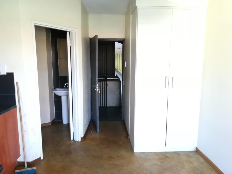 1 Bedroom Property for Sale in Hatfield Gauteng