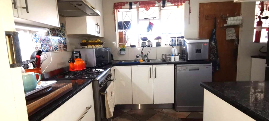 3 Bedroom Property for Sale in Brackendowns Gauteng