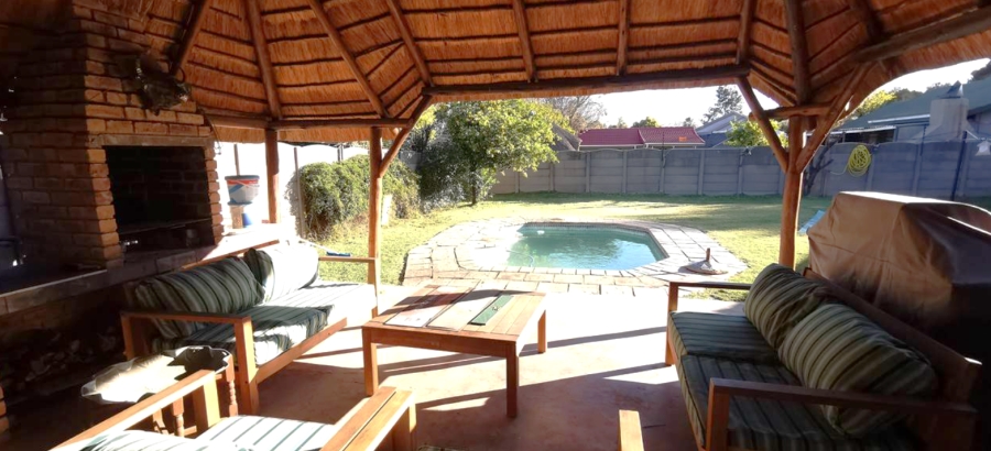 3 Bedroom Property for Sale in Brackendowns Gauteng