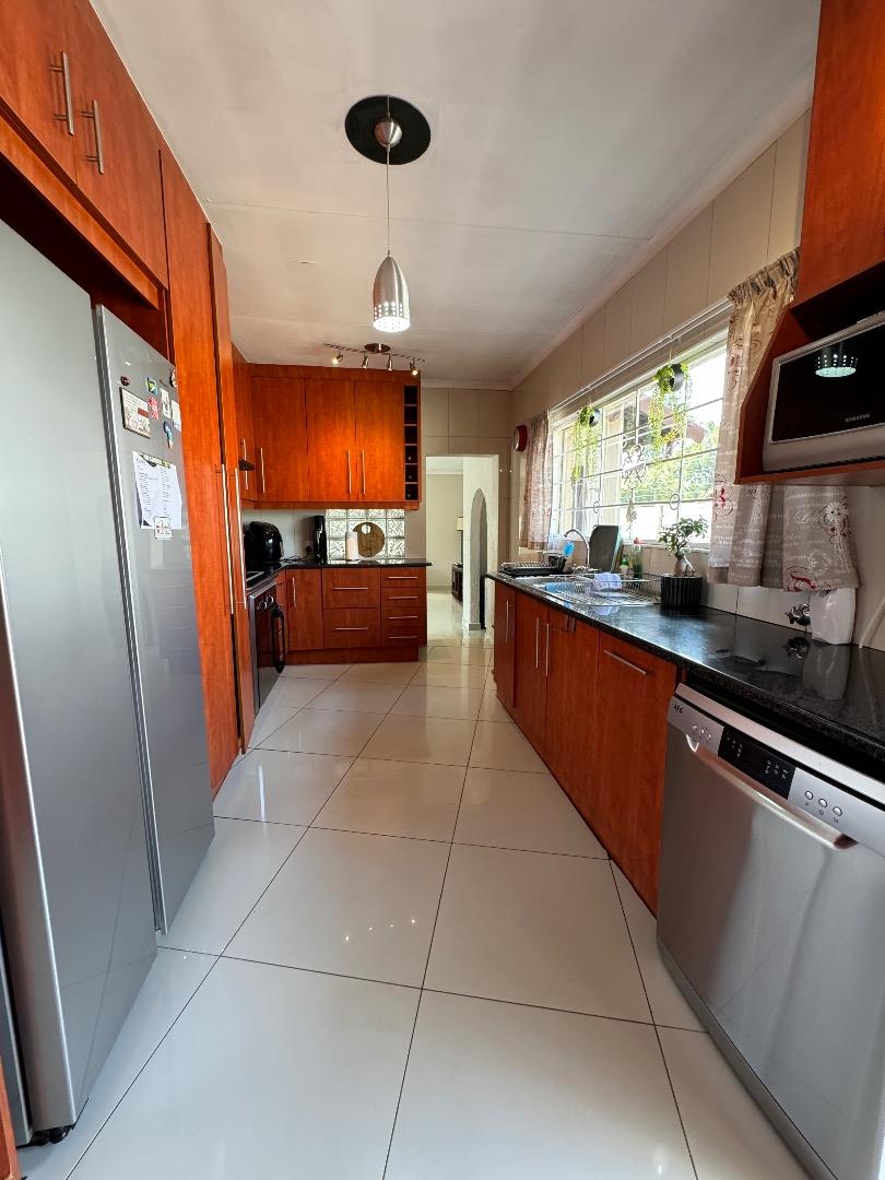 4 Bedroom Property for Sale in Brackendowns Gauteng