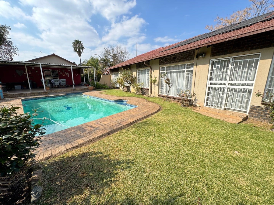 4 Bedroom Property for Sale in Brackendowns Gauteng