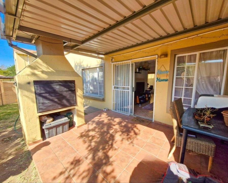 2 Bedroom Property for Sale in Willow Park Manor Gauteng