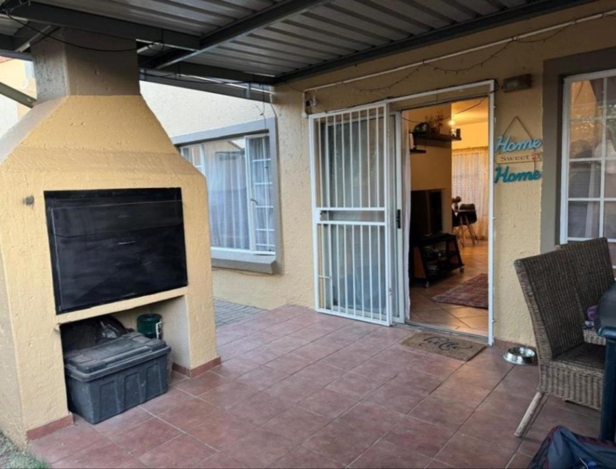 2 Bedroom Property for Sale in Willow Park Manor Gauteng