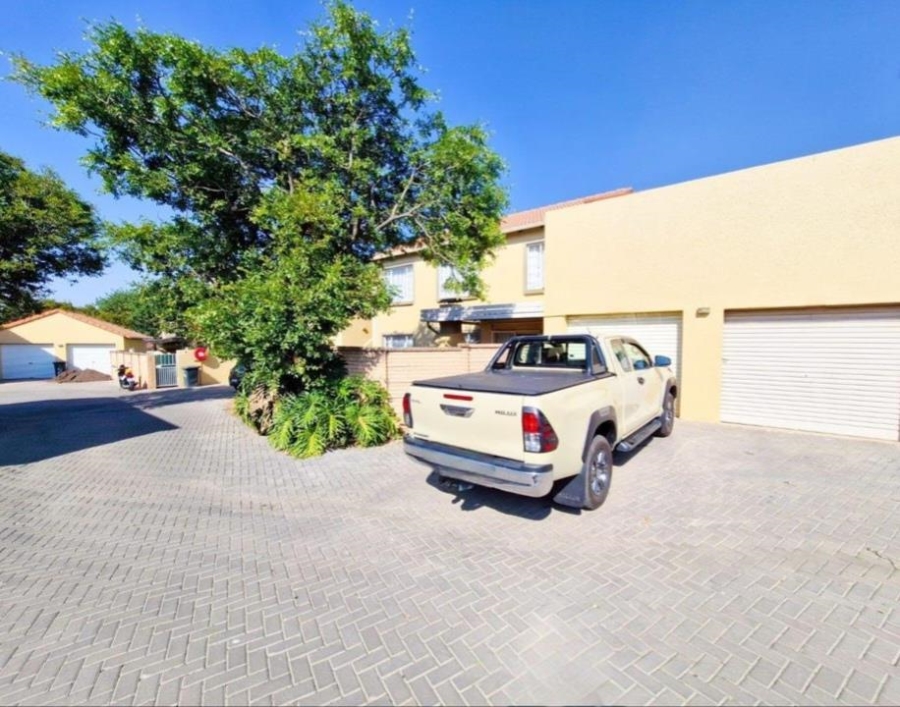 2 Bedroom Property for Sale in Willow Park Manor Gauteng