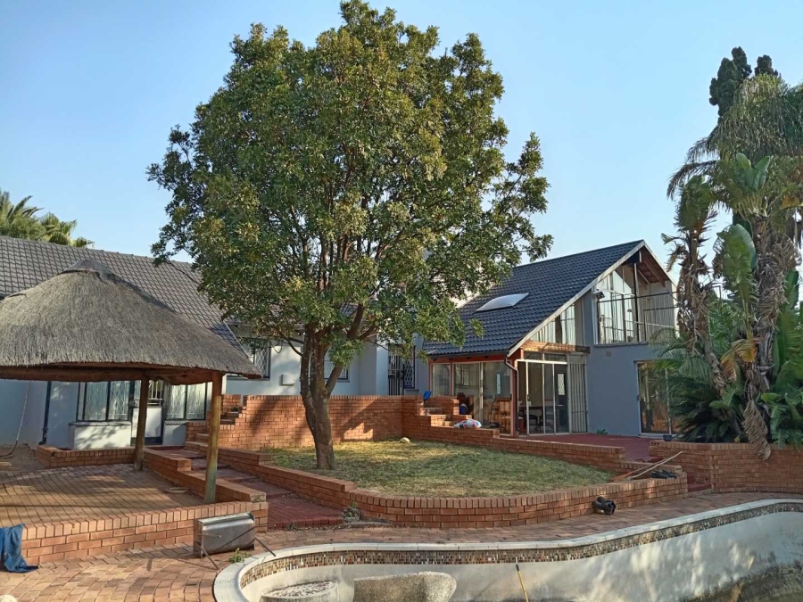 4 Bedroom Property for Sale in Waterkloof Glen Gauteng