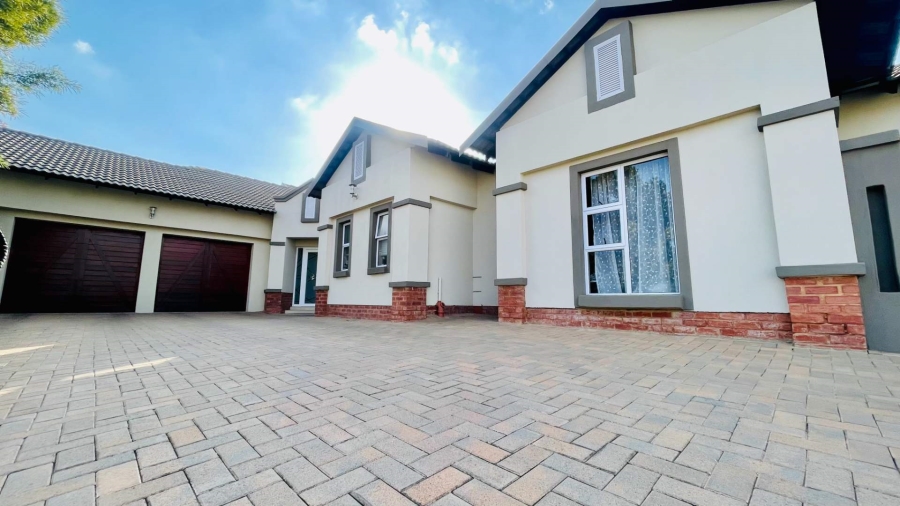 4 Bedroom Property for Sale in Midstream Hill Gauteng