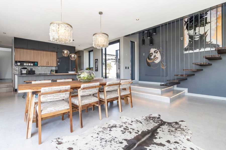 5 Bedroom Property for Sale in Helderfontein Estate Gauteng