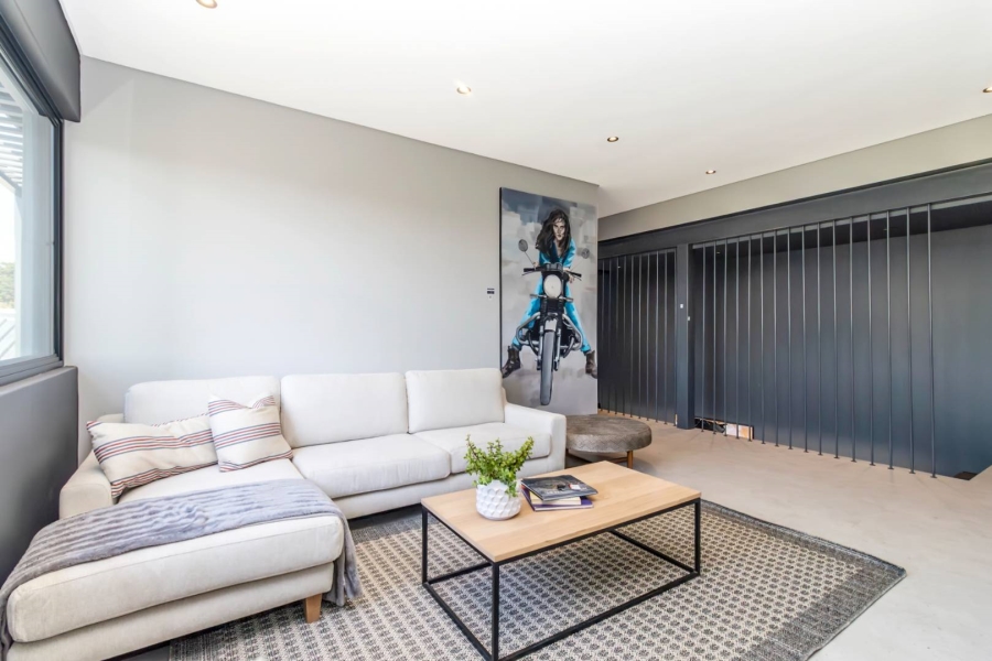 5 Bedroom Property for Sale in Helderfontein Estate Gauteng
